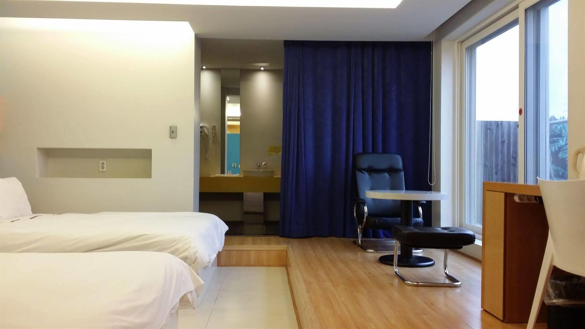 Hotel Oscar Suite Gunsan Exterior photo